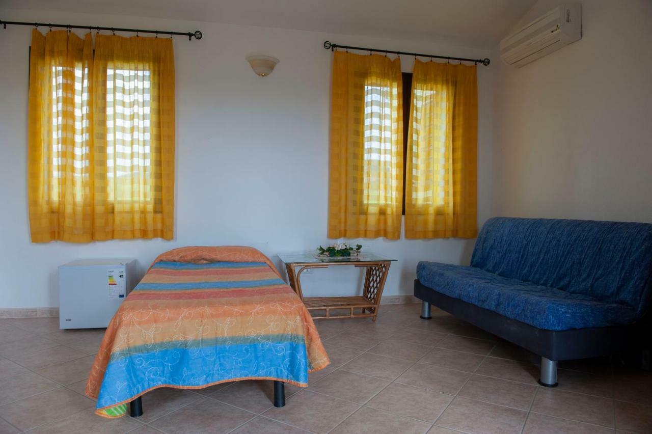 Agriturismo B&B Casteldoria Santa Maria  Eksteriør billede